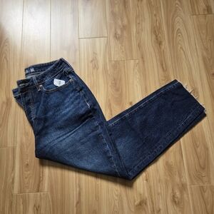 Nerver Worn - Old Navy Women's High-Rise Curvy OG Straight Jeans